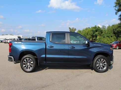 Used 2022 Chevrolet Silverado 1500 LT image 4