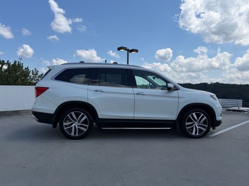 Used 2017 Honda Pilot Elite image 8