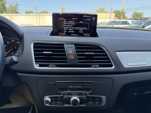 Used 2017 Audi Q3 2.0T Premium w/ Convenience Package AWD/4WD image 18