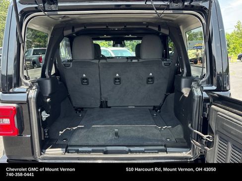 Used 2026 Jeep Wrangler Unlimited Sahara AWD/4WD image 27