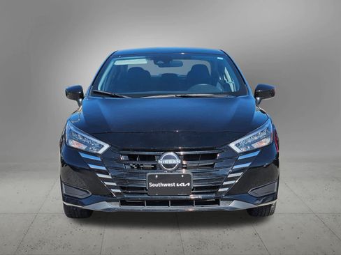 Used 2025 Nissan Versa SV FWD image 9