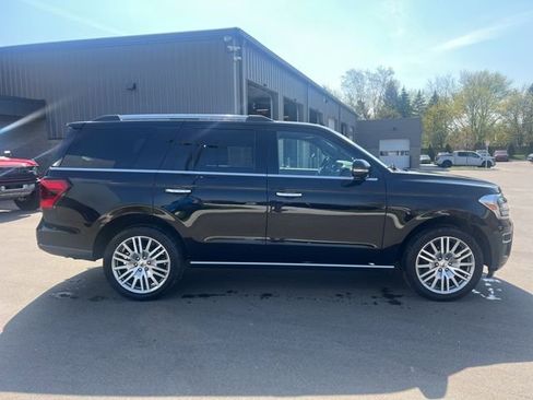 Used 2023 Ford Expedition Limited AWD/4WD image 4