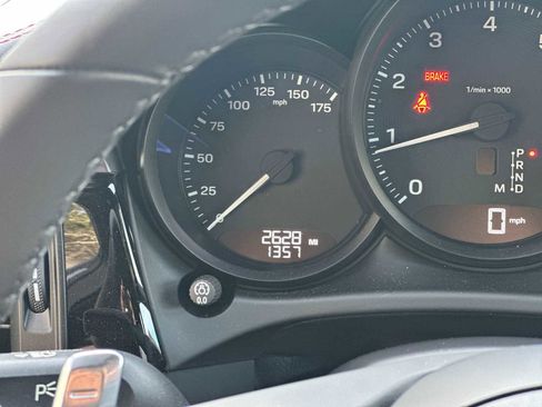 Certified 2025 Porsche Macan image 26