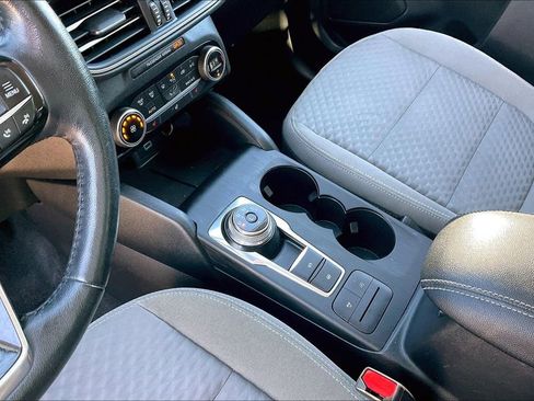 Used 2021 Ford Escape SE w/ Cold Weather Package image 15