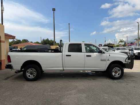 Used 2017 RAM 3500 Tradesman w/ Chrome Appearance Group AWD/4WD image 6