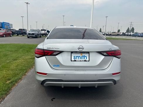Used 2022 Nissan Sentra SV FWD image 4