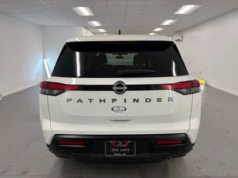 New 2026 Nissan Pathfinder S image 7