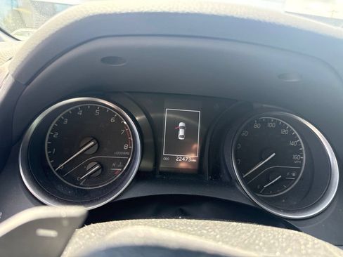 Used 2023 Toyota Camry SE FWD image 3