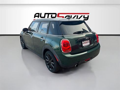 Used 2017 MINI Cooper 4-Door Hardtop image 5