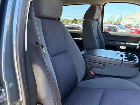 Used 2009 GMC Sierra 2500 SLE w/ SLE Preferred Package AWD/4WD image 10
