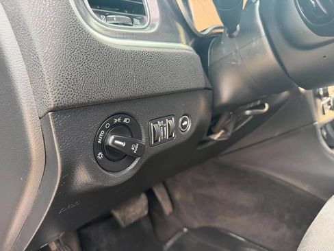 Used 2016 Dodge Charger SXT RWD image 12