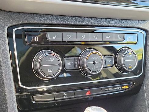 Used 2023 Volkswagen Atlas SE image 10