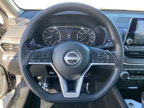 Used 2024 Nissan Altima 2.5 SV image 26