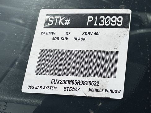Used 2024 BMW X7 xDrive40i w/ M Sport Package AWD/4WD image 4