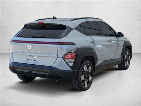 Used 2025 Hyundai Kona SEL FWD image 5