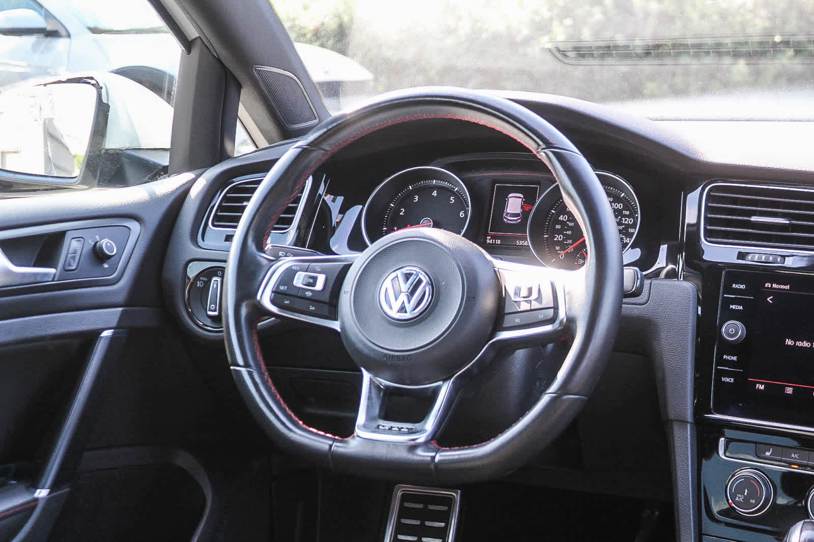 Used 2019 Volkswagen GTI SE FWD image 19