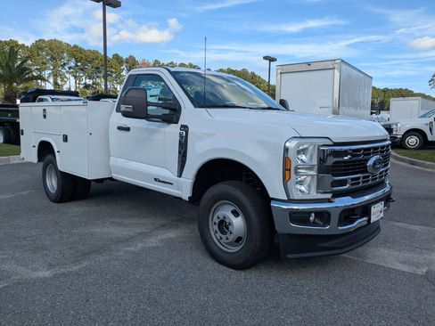 New 2025 Ford F350 XL w/ XL Chrome Package image 2