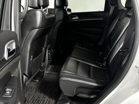 Used 2019 Jeep Grand Cherokee Limited image 21