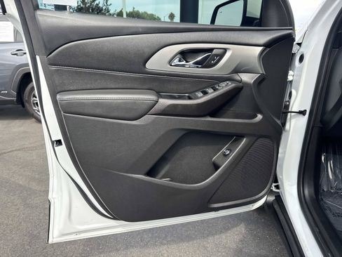 Used 2023 Chevrolet Traverse LT FWD image 20
