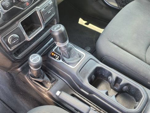 Used 2021 Jeep Wrangler Unlimited Sport AWD/4WD image 22