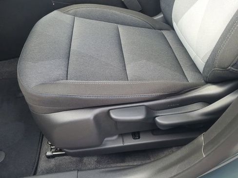 Used 2025 Chevrolet Trax LS image 17