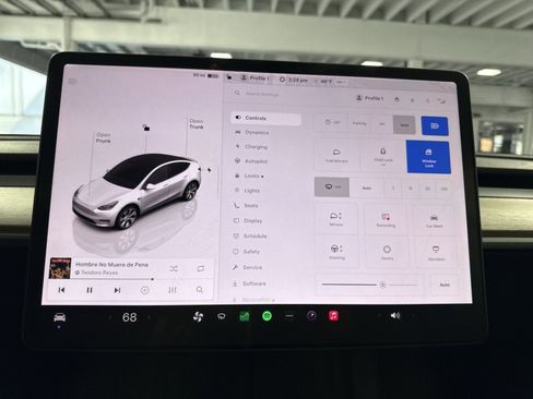 Used 2022 Tesla Model Y Performance image 17