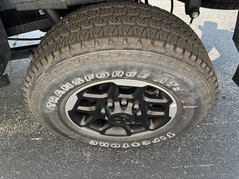 Used 2026 RAM 2500 Laramie AWD/4WD image 9