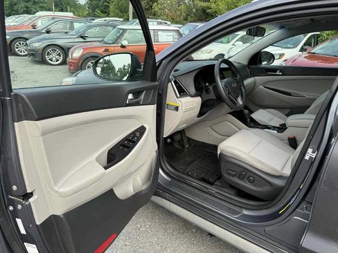 Used 2018 Hyundai Tucson SEL image 19