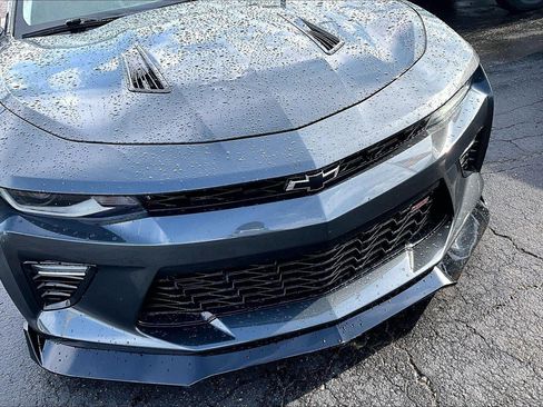 Used 2018 Chevrolet Camaro SS RWD image 3