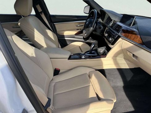 Used 2018 BMW 330e 330e iPerformance 4dr Sedan image 21