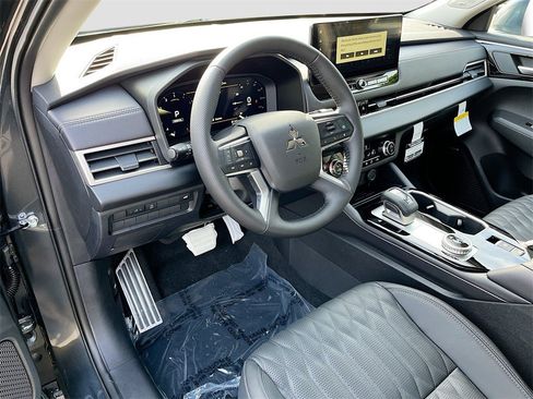 New 2026 Mitsubishi Outlander SEL image 8