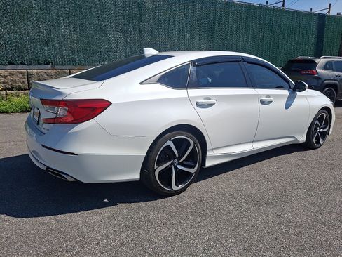 Used 2018 Honda Accord Sport image 6