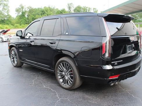 Used 2023 Cadillac Escalade V AWD/4WD image 9