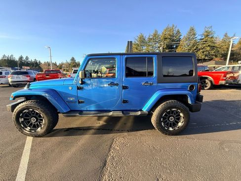 Used 2015 Jeep Wrangler Unlimited Sahara w/ Connectivity Group image 2