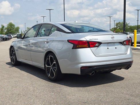 Used 2024 Nissan Altima 2.5 SR FWD image 12