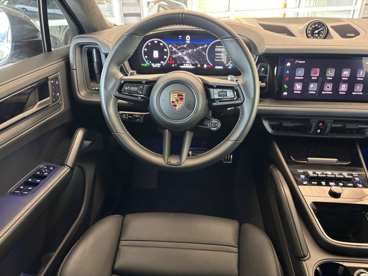 Used 2025 Porsche Cayenne GTS AWD/4WD image 12