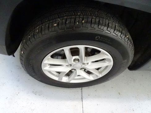 Used 2023 Jeep Grand Cherokee L Laredo AWD/4WD image 25