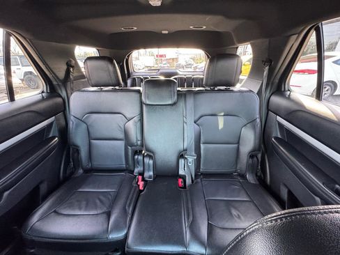 Used 2016 Ford Explorer XLT w/ Equipment Group 202A image 15