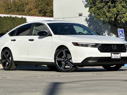 Used 2023 Honda Accord Sport image 2