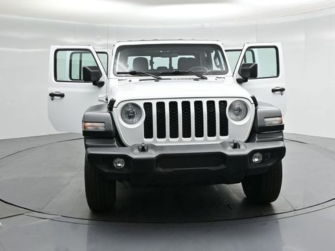 Used 2020 Jeep Gladiator Sport image 27