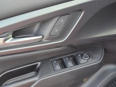 Used 2025 Chevrolet Equinox EV LT w/ Comfort Package FWD image 19