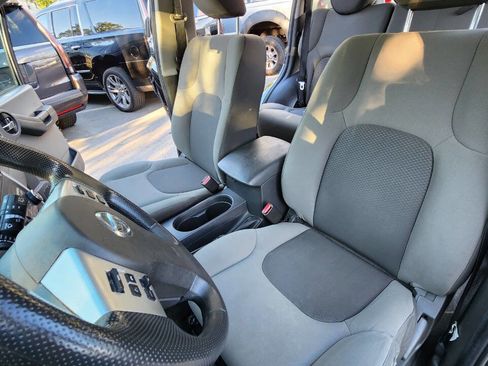 Used 2014 Nissan Xterra S image 23