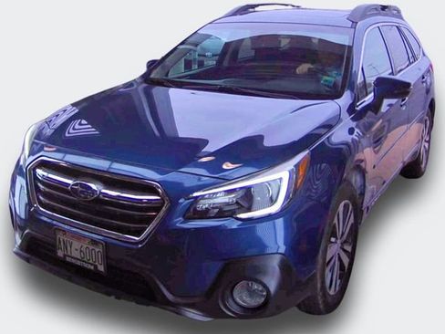 Used 2019 Subaru Outback 2.5i Limited AWD/4WD image 2