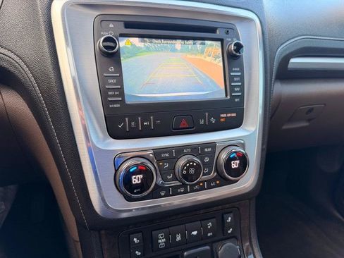 Used 2016 GMC Acadia SLT w/ Open Road Package FWD image 16