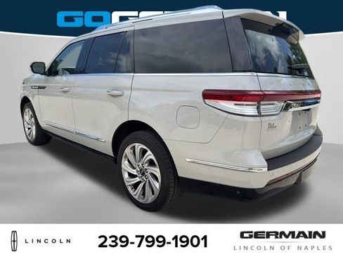 Used 2024 Lincoln Navigator Reserve AWD/4WD image 5