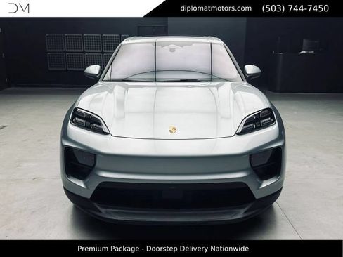 Used 2025 Porsche Macan 4 Electric w/ Premium Package AWD/4WD image 12