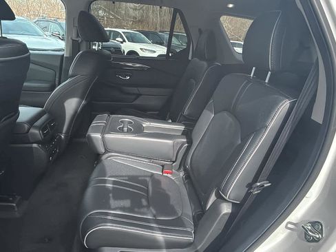 Used 2025 Honda Pilot Elite image 25
