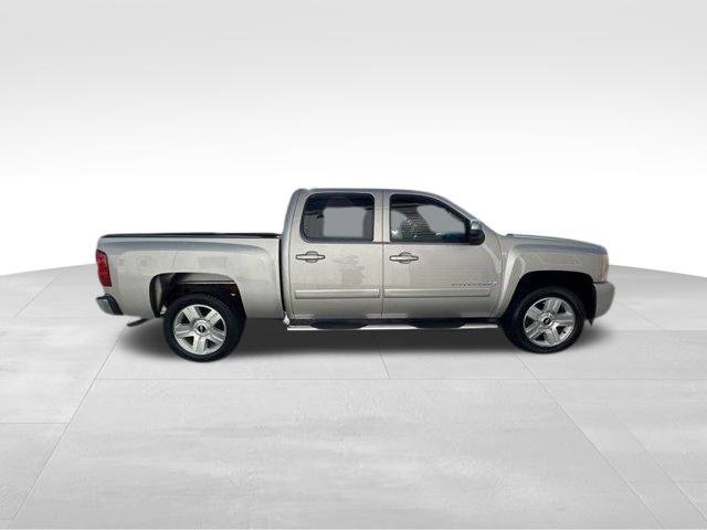 Used 2008 Chevrolet Silverado 1500 LTZ w/ Sun And Navigation Package RWD image 8