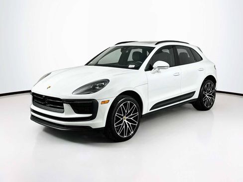 Certified 2026 Porsche Macan AWD/4WD image 1