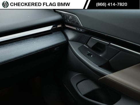 Used 2025 BMW 530i w/ Premium Package image 29